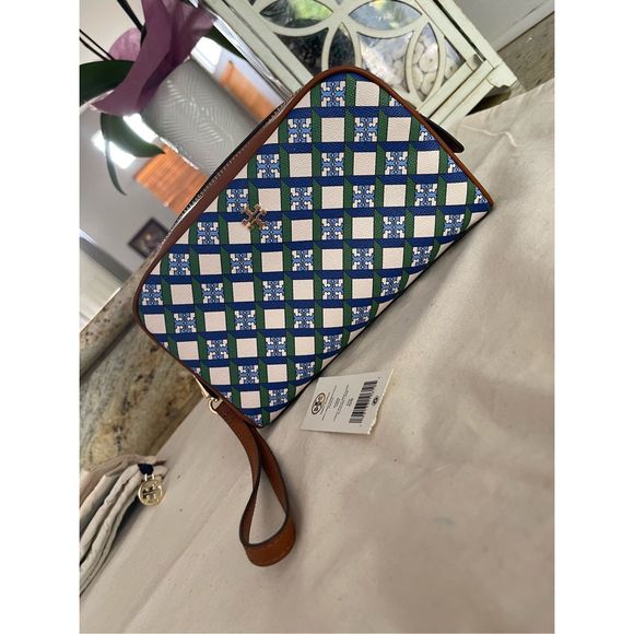 New Tory Burch make up bag wristlet - Picture 5 of 9